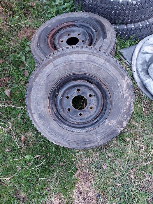 Cauciuc cu geanta  75JR15 și un cauciuc 650-10