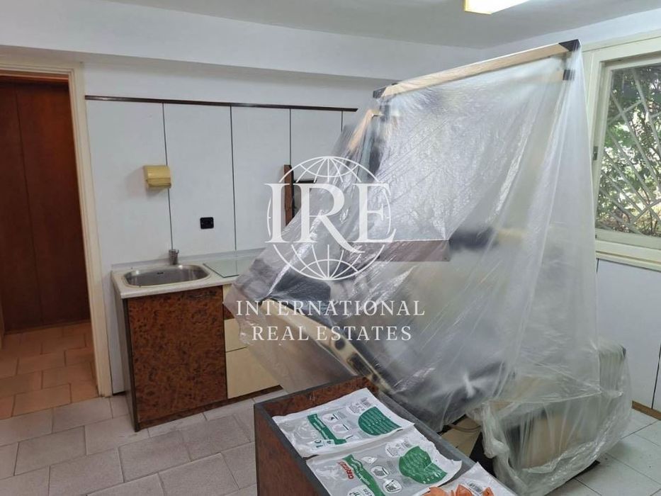 Офис в Варна-Лятно кино Тракия площ 52 м2  цена 134000 евро зъболекар