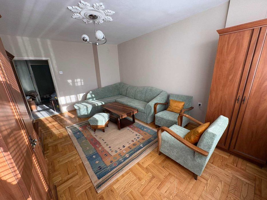 Дава се под наем Тристаен апартамент в Добрич, ЖП Гара - 80 кв.м за 357 € - Снимка #3