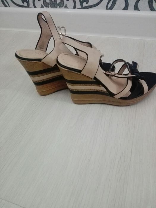 Продам туфли и босоножки