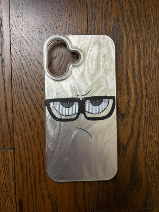 Продам чехлы на Айфон 16 (новые)