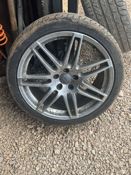 Джанти 19-ки свалени от Ауди А8 Д3