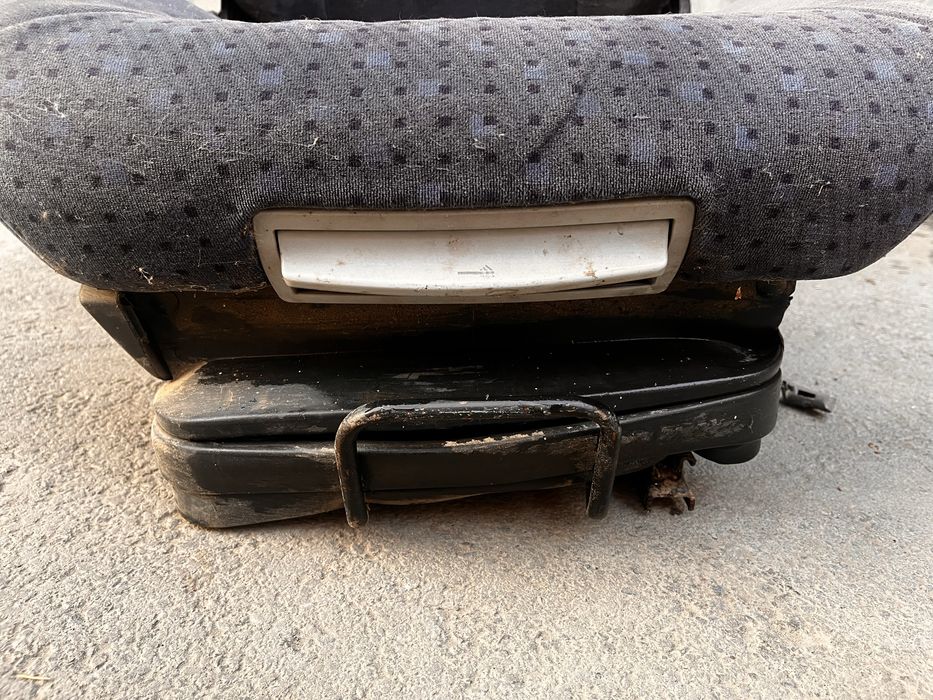 Продам сиденье водительское