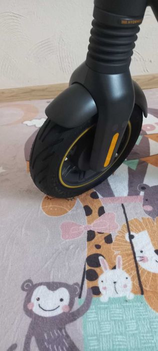 Електрическа тротинетка Segway Ninebot KickScooter MAX G2 E