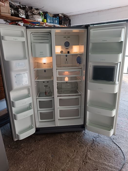 Combină frigorifică Ariston 480 litri