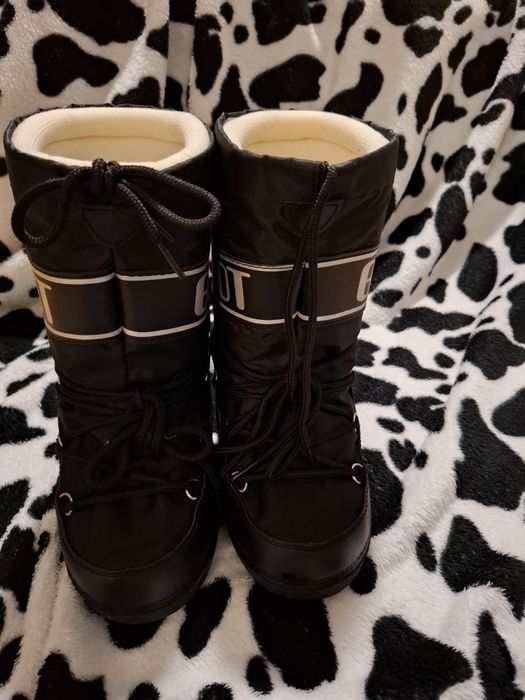 Moon boots mar. 32-34