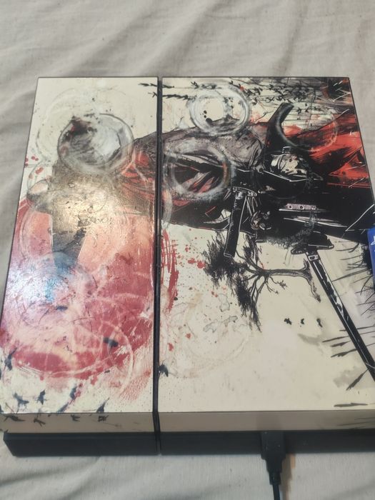 Vând PlayStation 4 fat