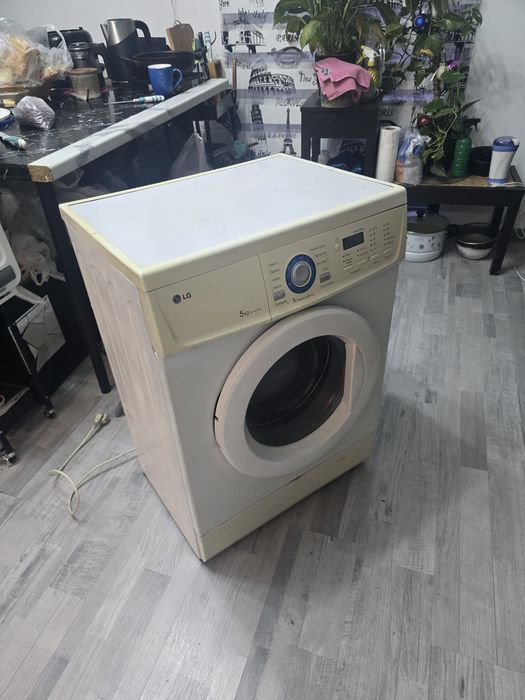 Продам стиральную машину LG