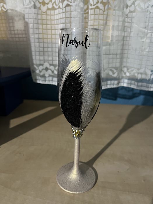 Vand pahare pentru nuntă