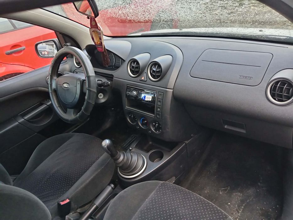 Se vinde Ford Fiesta