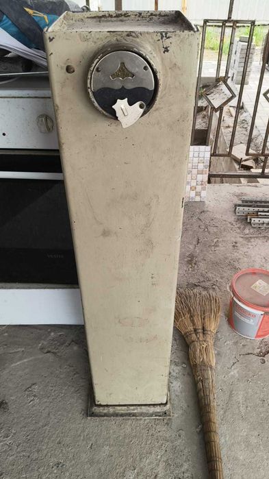 Продам сейф металлический тяжелый