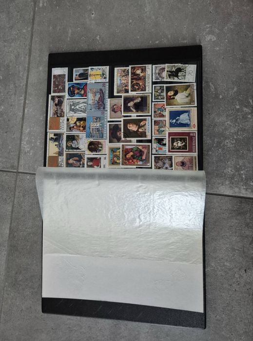 Луксозен кожен албум с марки