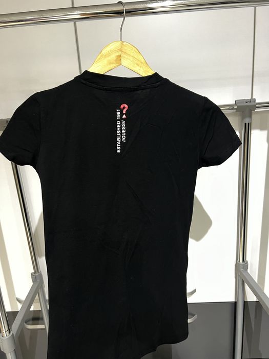 Черна тениска Guess