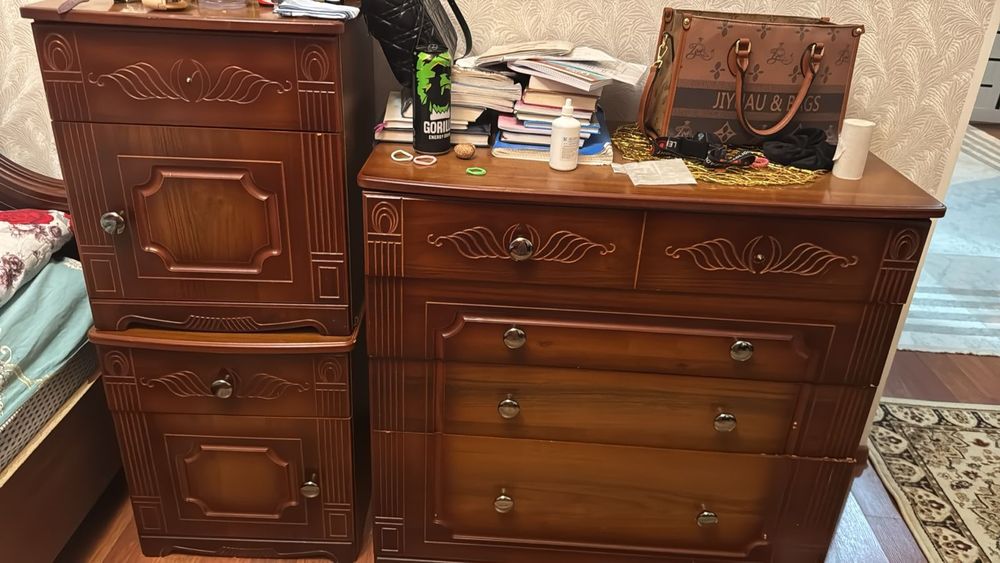 Срочно продам тумбочка состаяние идеальный