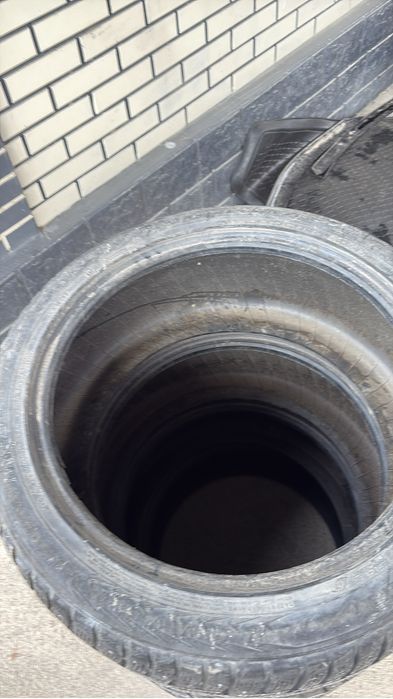 Шины с шипами в отличном состоянии