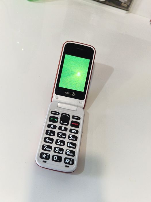 Super telefon cu clapeta, special pentru Seniori.  Ecran dublu