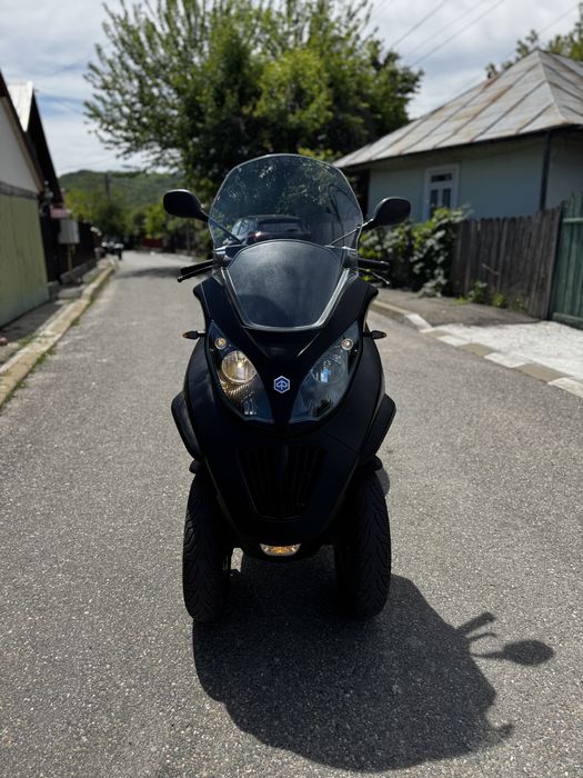 Scuter Piaggio MP3 400 LT / 3 roti / Categ B/L5E
