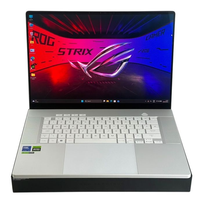 НОВ Лаптоп Asus ROG Zephyrus G16 OLED 240Hz Ultra 9 32RAM 1TB RTX 4070