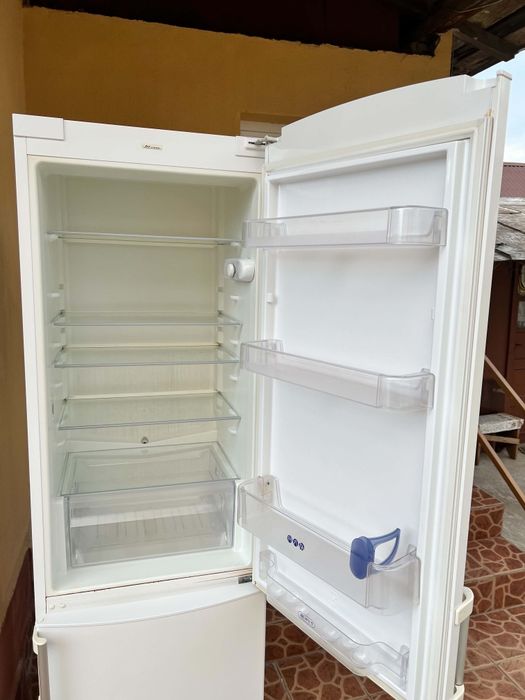 Vând combină frigorifică