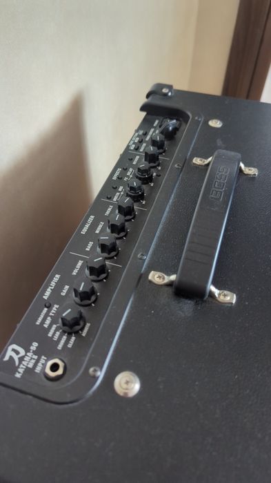 (VANDUT)Amplificator BOSS Katana 50 MK2 pentru chitara/bass electric