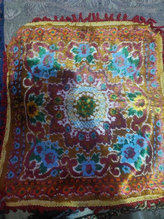 Față de masă și carpete