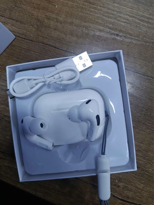 Беспроводные Bluetooth наушники с кейсом