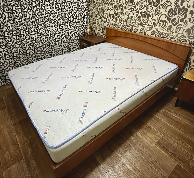 Продам Кровать 2х спальная , 200х210, с матрасом