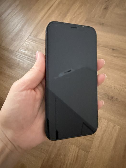 Продам Iphone 12