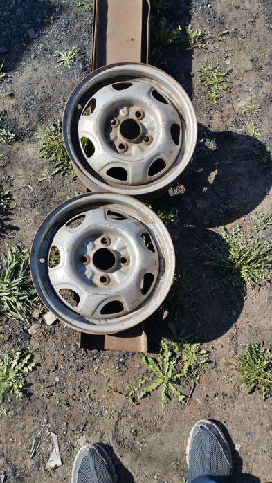 Продам два диска на митсубиси. Цена 12 000 за оба