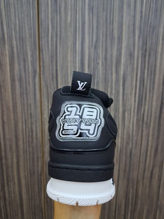 Нови маратонки Louis Vuitton