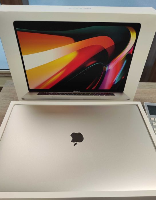 Macbook Pro 16" 2019 I7 16GB 512GB SSD Touch bar