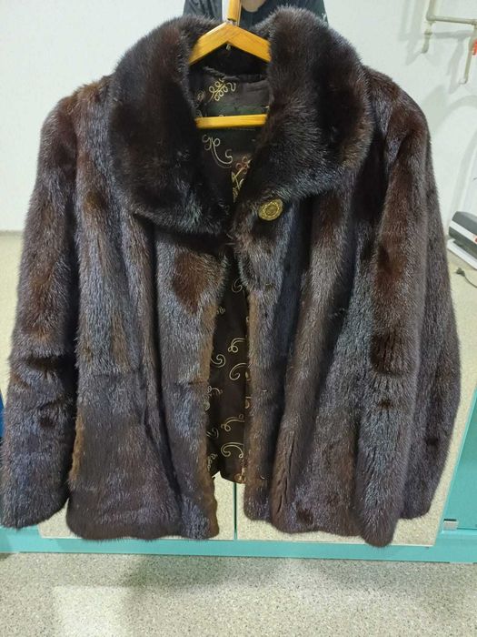 Норковый полушубок и шапка коричневая