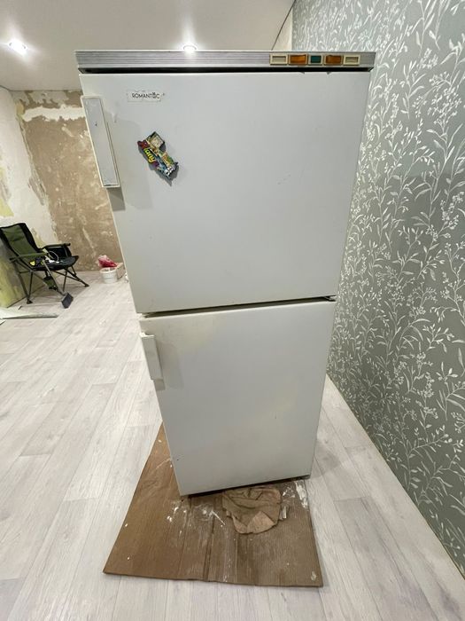 Продам холодильник