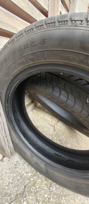 Гуми четири броя 165/65/15.