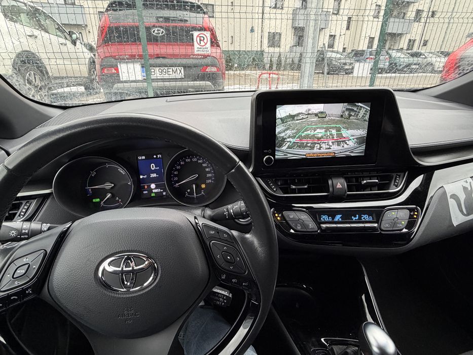 Persoana fizica,vand toyota Chr -2022