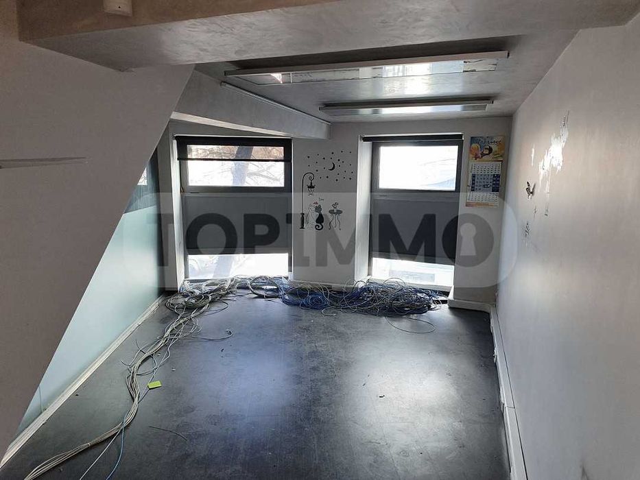 Дава се под наем Магазин в Варна, Гръцка махала - 38 кв.м за 1196.97 € - Снимка #9