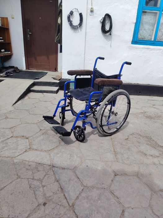 Продам инвалидную каляску б/у