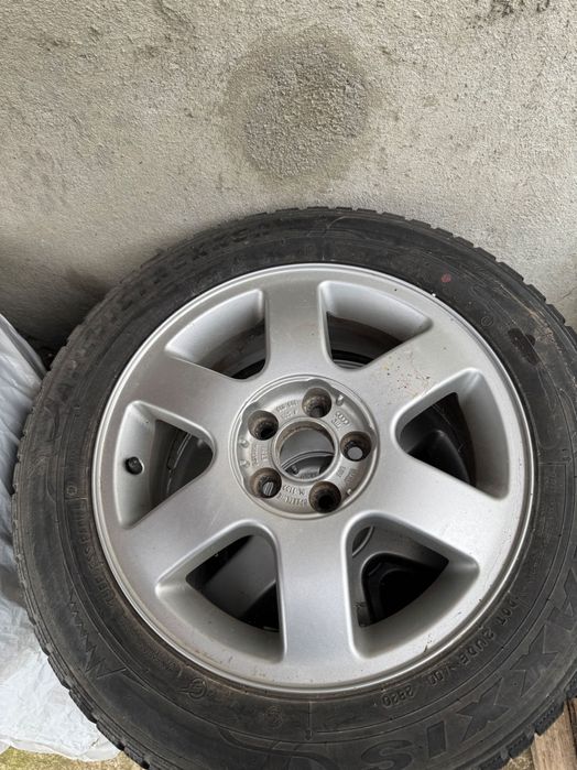 Гуми с джанти за продаване