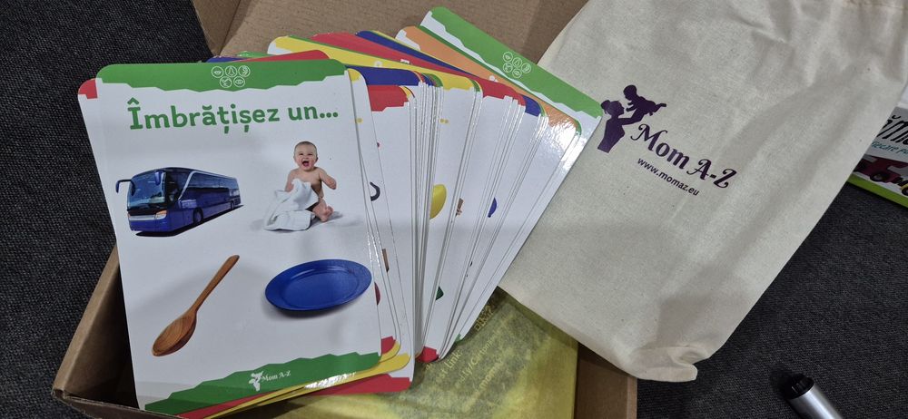 Vând cartonase pentru copii