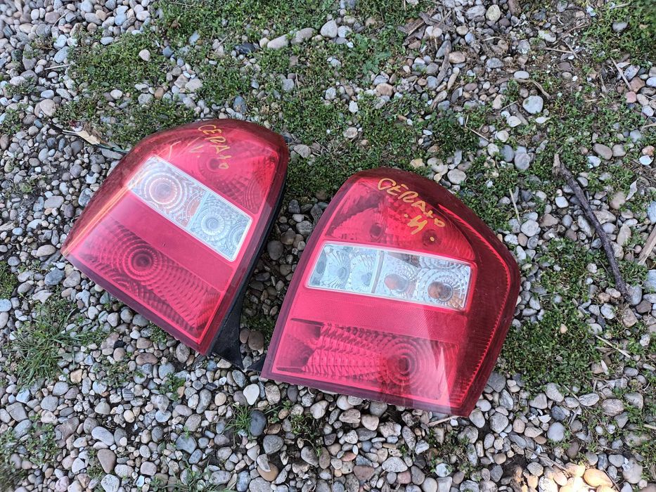 ляв и десен стоп за киа черато хечбек кия 04 - 09 KIA CERATO