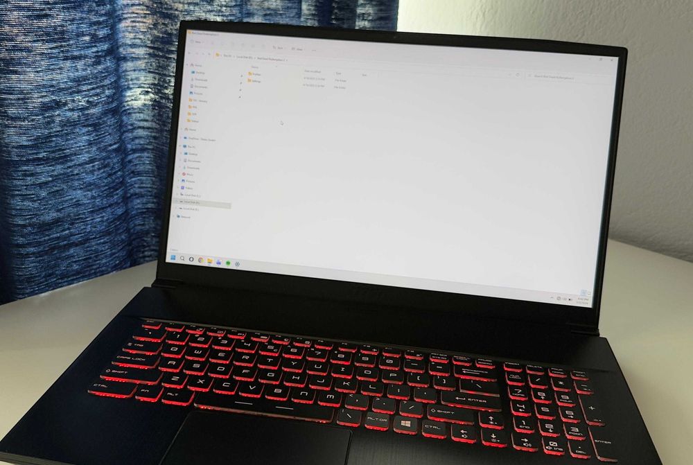 Laptop MSI GF75 Thin 9SD, i5-9300H, 8GB RAM, SSD 500GB,Nvidia GTX 1660 Ti 6GB Windows 11 Pro