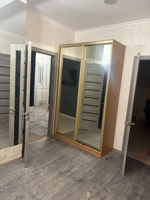 Продается двухэтажный  дом на берегу реки.