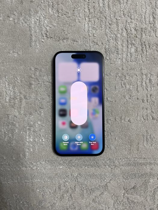 iPhone 15, в идеальном состоянии.