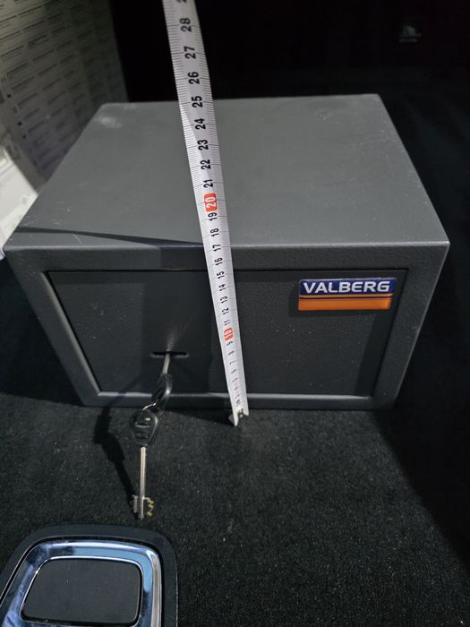 Метален сейф/каса VALBERG
