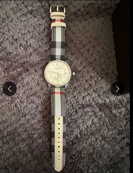 Часовник Burberry ,нов с кутия