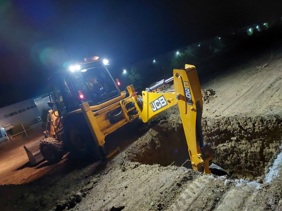 Inchiriez buldoexcavator JCB