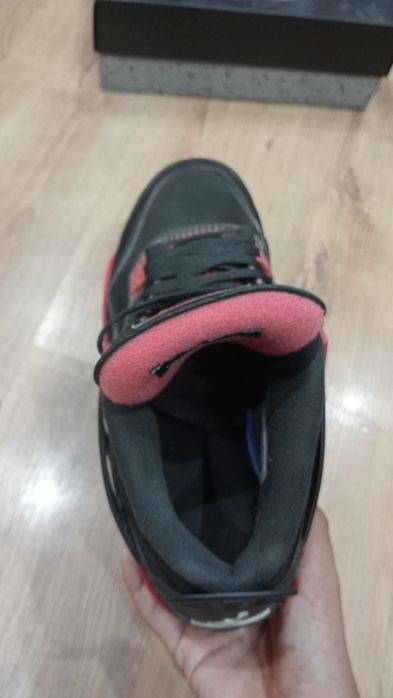 Air Jordan 4 Red Thunder