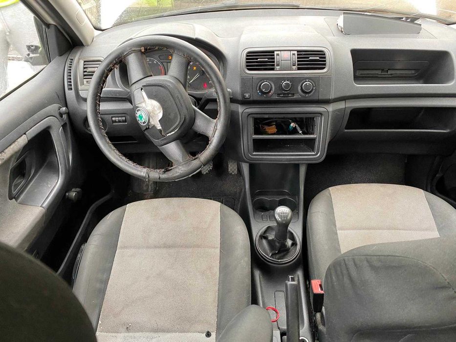 dezmembrez skoda fabia 1.2 cod motor CHFA/far fabia 2/capota fabia 2