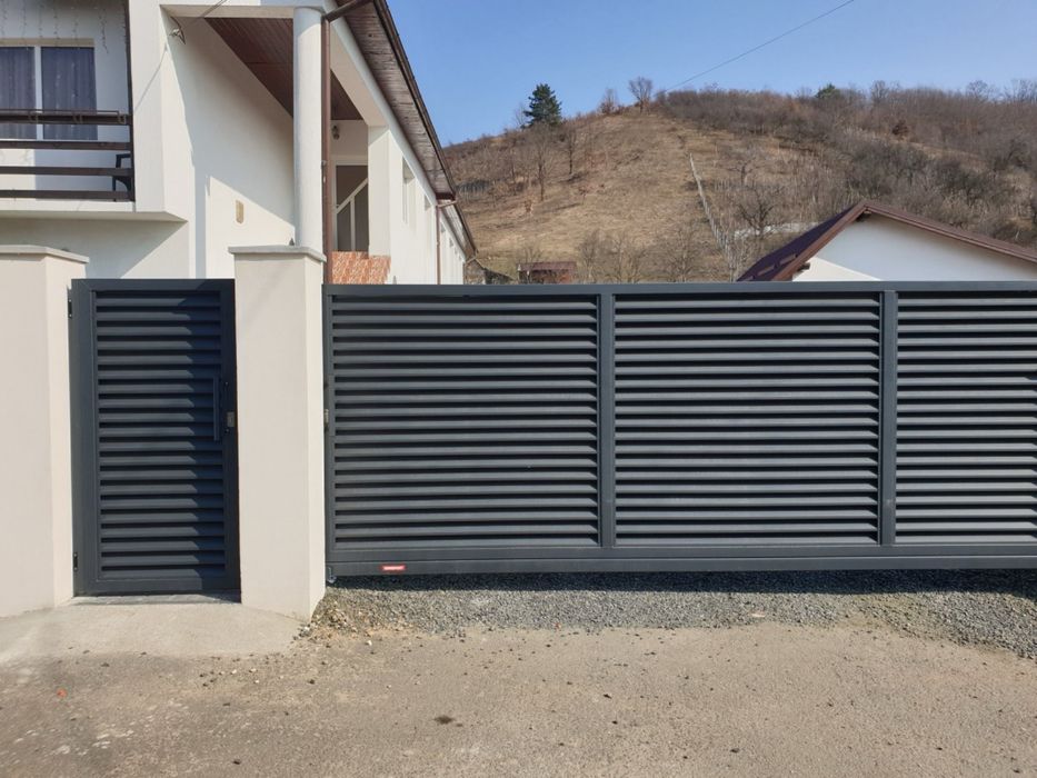 Garduri si porti stil jaluzea sipca metalica tabla cutata