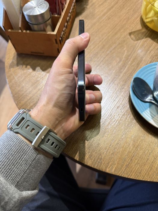 Продам Айфон 15 promax